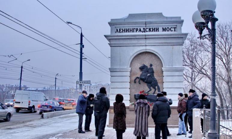 Фото В Челябинске представлена схема движения общественного транспорта на время закрытия Ленинградского моста