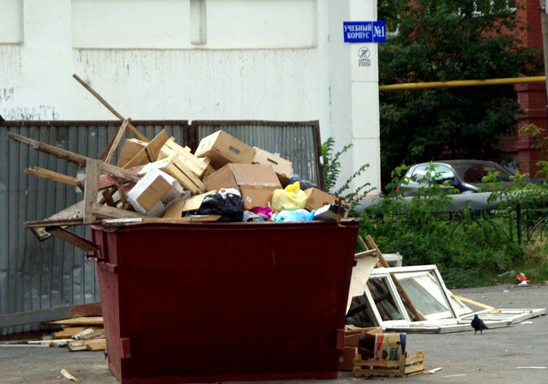 Фото Челябинские автомобилисты препятствуют вывозу мусора
