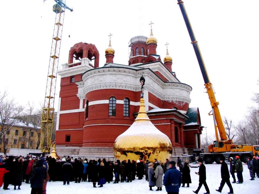 Фото В Челябинске Храм Святого Георгия Победоносца получил центральный купол