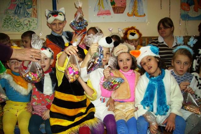 Фото Бойцы стройотрядов Челябинска встретились с подшефными детьми