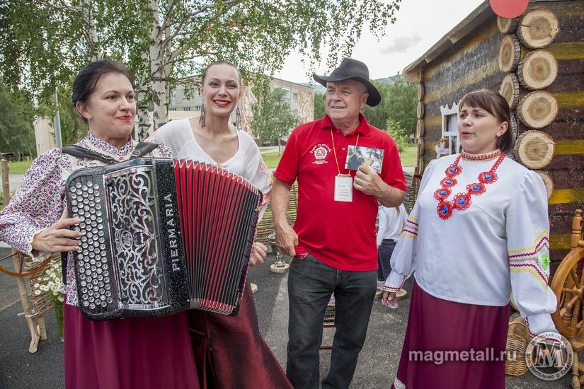 Фото Григорий Гладков на фестивале детских песен в «Уральских зорях»