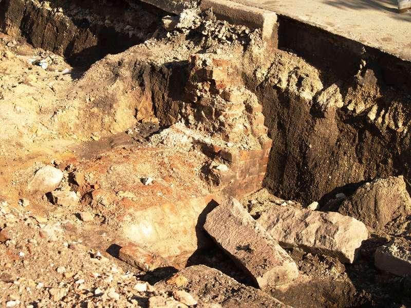 Фото В центре Челябинска археологи нашли останки водочного завода 18-19 веков