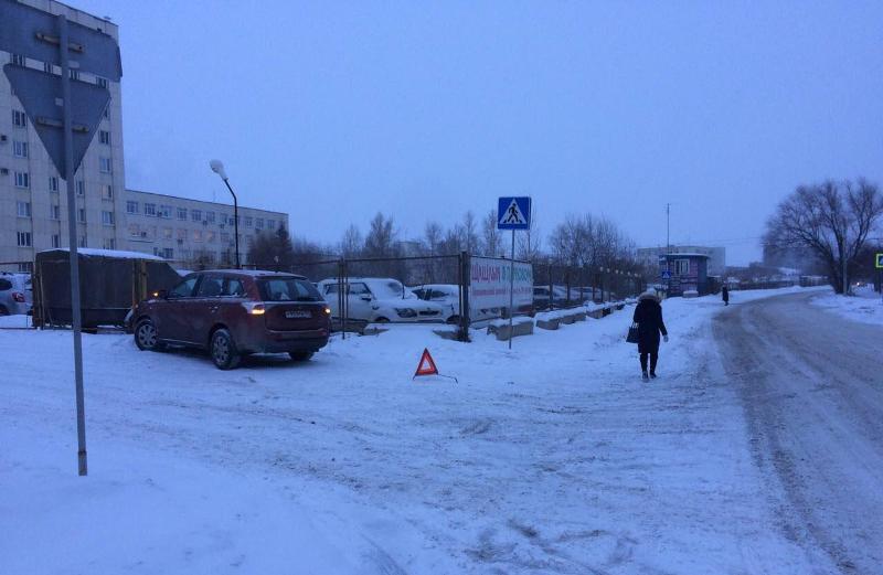 Фото В Челябинске водитель «Мицубиси» сбил женщину с ребенком