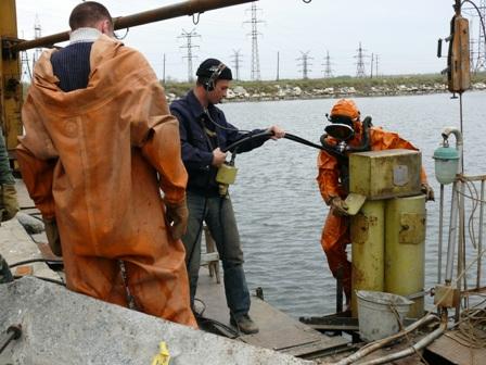 Фото На Южноуральском водохранилище заканчивается монтаж рыбозащитного устройства