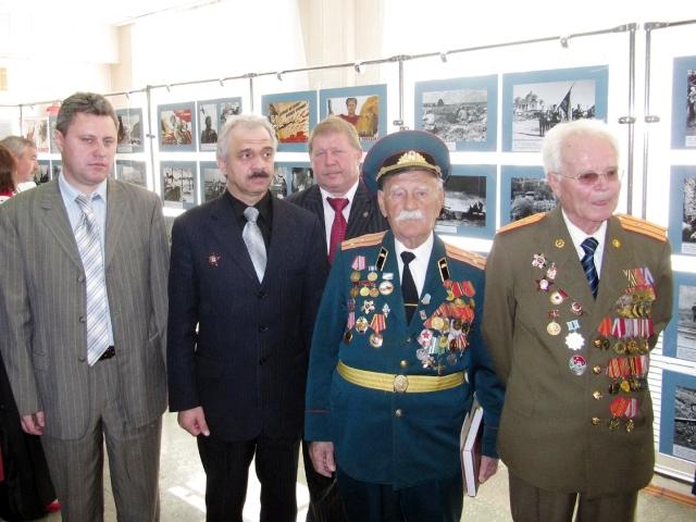 Фото Выставка «История Великой Победы» открылась в челябинском техникуме