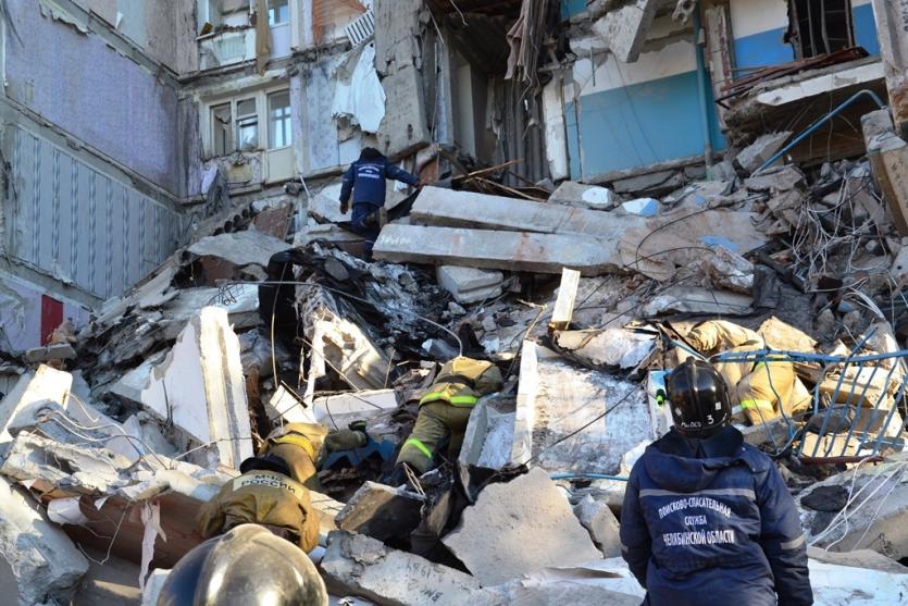 Фото Борис Дубровский лично поблагодарит работников ММК, работавших на месте обрушения дома