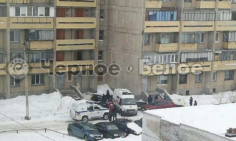 Фото В Магнитогорске школьница погибла, выпав с балкона
