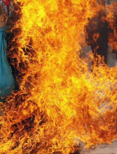 Фото В Бакале  дети шалят, сараи горят