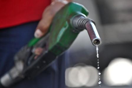 Фото В Челябинске растут цены на бензин