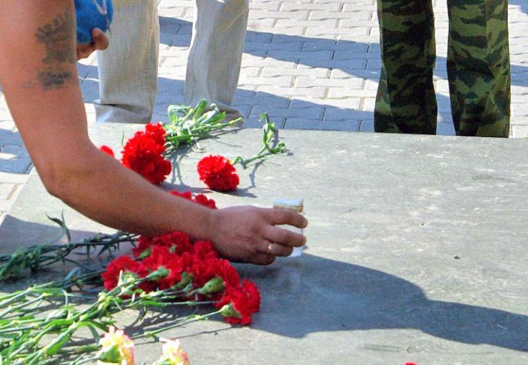 Фото Завтра с воинскими почестями похоронят молодого южноуральца, погибшего при обрушении здания казармы в Омской области