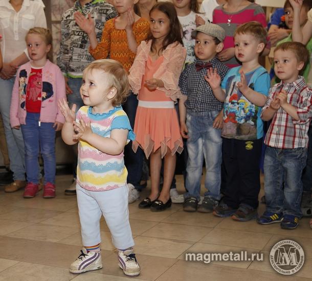 Фото Металлурги Магнитки подарили детям праздник