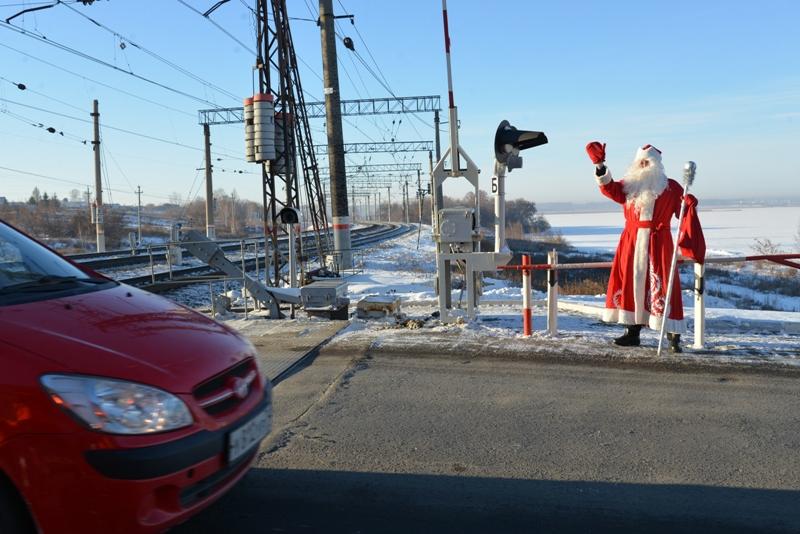 Фото Дед Мороз займется воспитанием автомобилистов Челябинской области