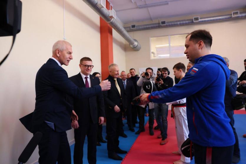 Фото Министр спорта России открыл в Челябинске спорткомплекс для школы «Корё»