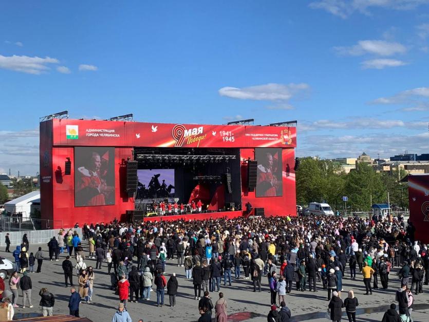 Фото Мы эту победу не забудем! Репортаж с места праздничного концерта