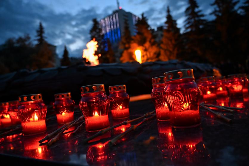 Фото Никто не забыт, ничто не забыто: Челябинск зажег свечу памяти в честь героев Великой Отечественной