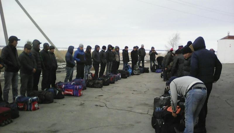 Фото Из Челябинской области в страну гражданской принадлежности выдворили 22 мигранта