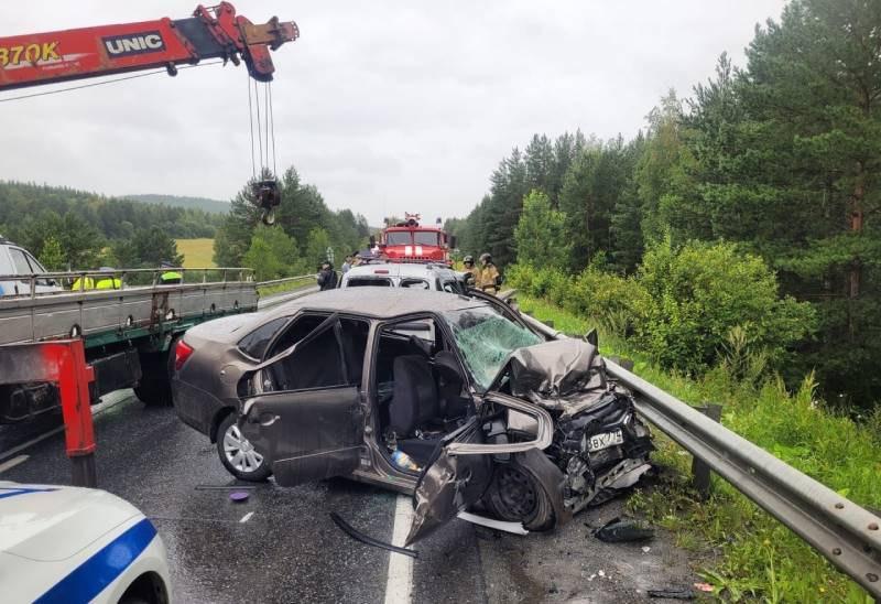 Фото По факту аварии под Усть-Катавом с тремя погибшими  возбуждено уголовное дело