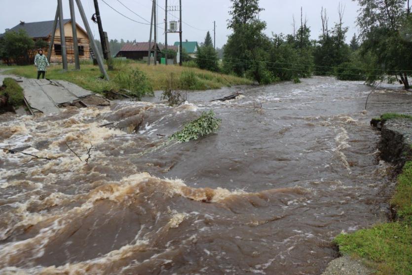 Трахнул мамку в отключке порно видео