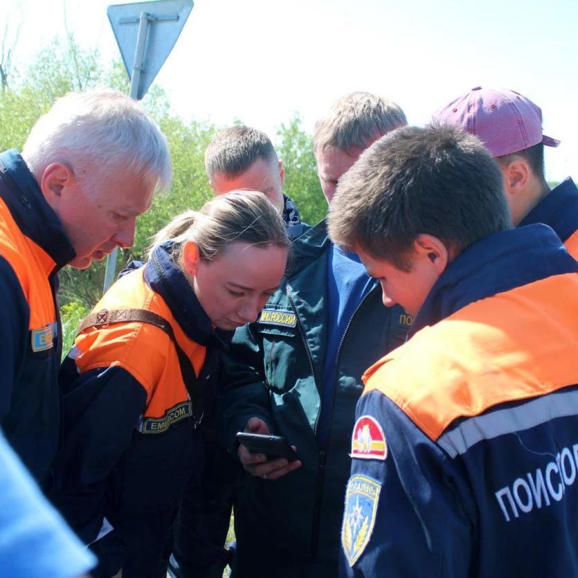 Фото Спасатели областной ПСС помогли попавшей в беду в Карталинском районе семье 