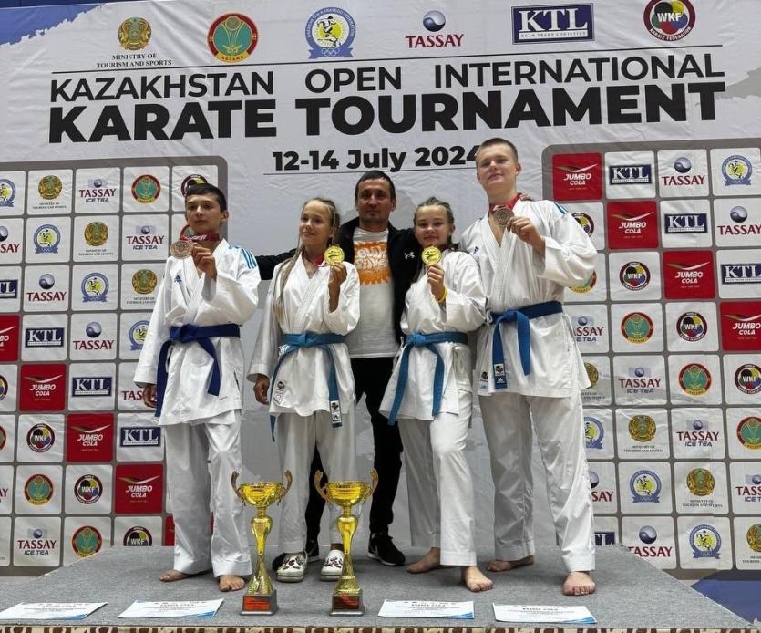 Фото Южноуральцы достойно выступили в международном турнире по каратэ