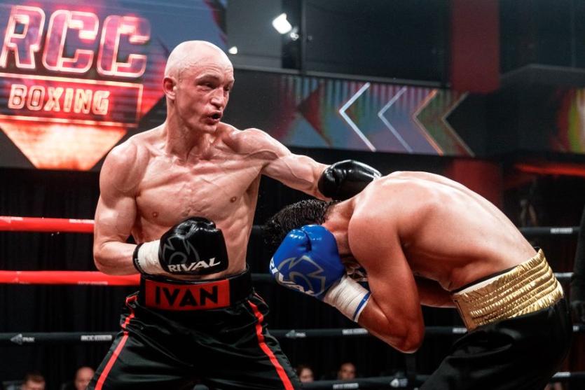 Фото Челябинский боксёр Иван Чирков одержал 12-ю победу в профессиональном боксе