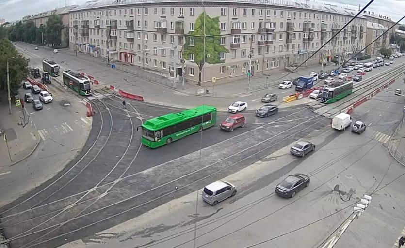 Фото   В Челябинске перекресток Каслинской и проспекта Победы открыли для автомобилей