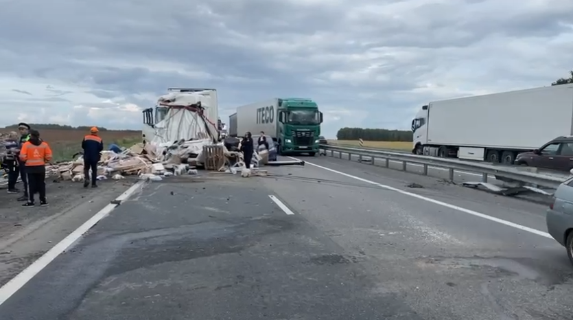 Фото В страшной аварии на трассе М-5 в Чебаркульском районе погибли трое взрослых и ребенок