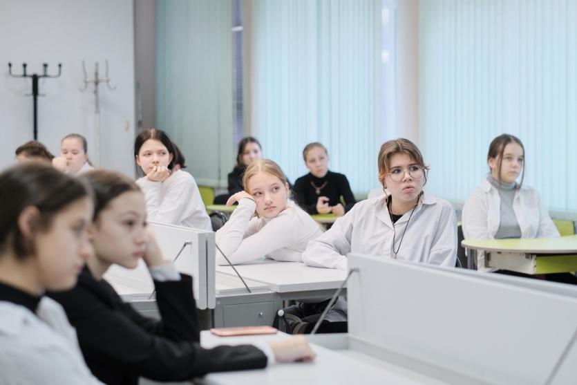 Фото Дети есть дети: челябинцы продолжают помогать своим детям в любом возрасте