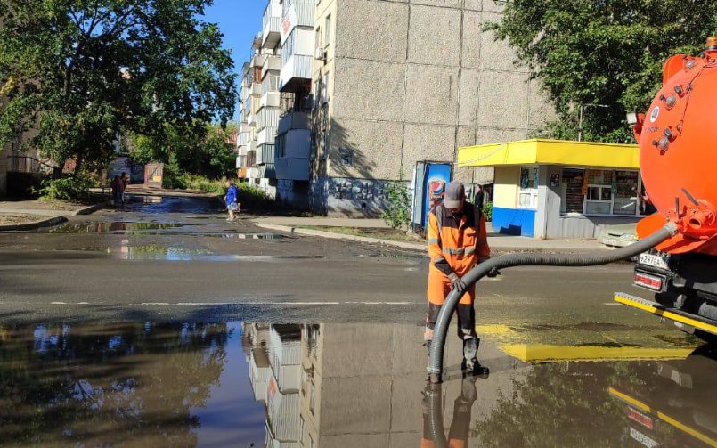 Фото В Челябинске осушили улично-дорожную сеть Ленинского района