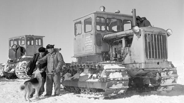 Фото Ледовая история ЧТЗ: 77 лет назад из Челябинска в Антарктиду отправилась колонна тракторов