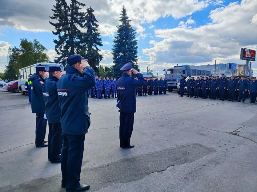 Фото Свой день рождения Челябинск отмечает под защитой полиции