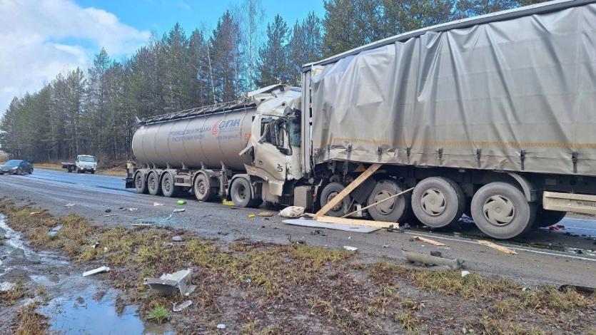 Фото На М-5 в Ашинском районе ввели реверсивное движение из-за столкновения трех грузовиков