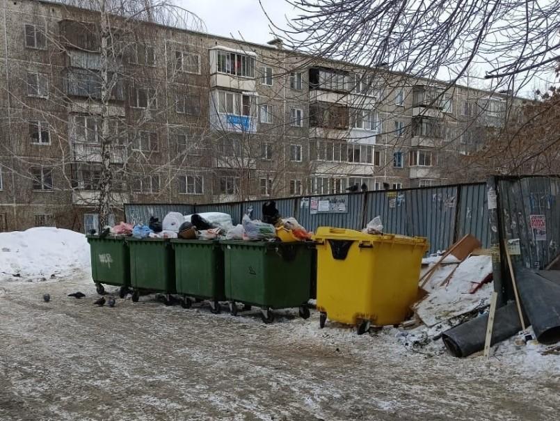 Фото В Курчатовском районе Челябинска ликвидировали свалку возле контейнерной площадки