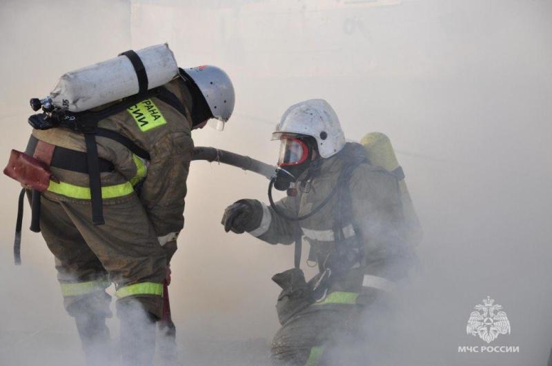 Фото Вечером 21 декабря произошел пожар в школе Ленинского района Челябинска 