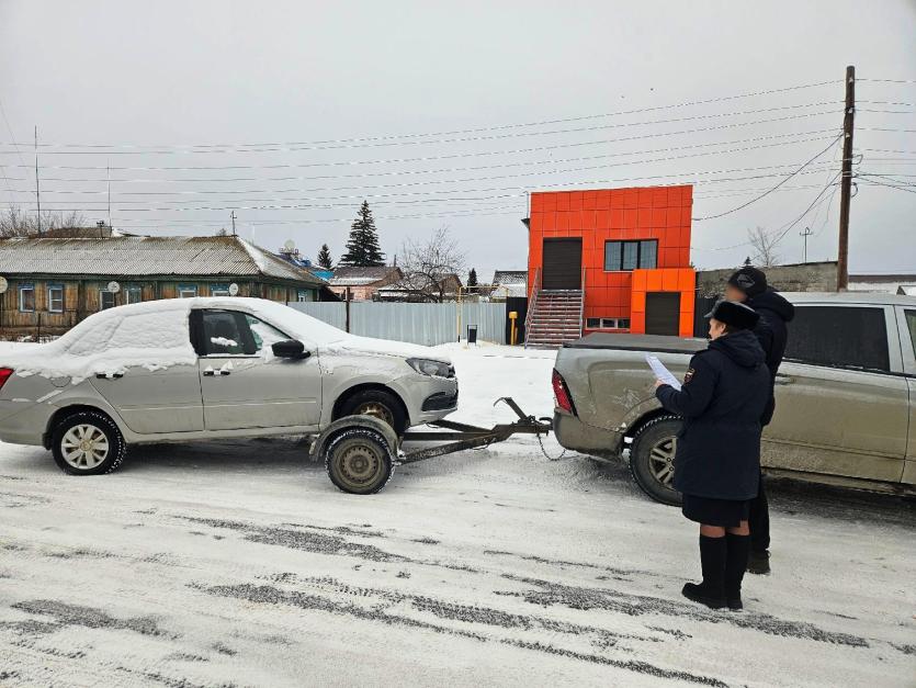 Фото Автомобиль должника из Красноармейского района передали военным