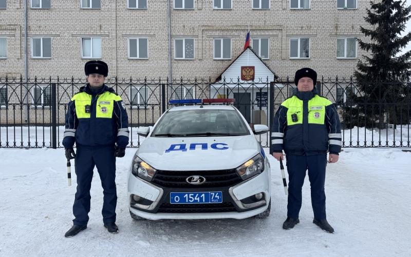 Фото В Пласте полицейские спасли попавшую в снежный плен женщину