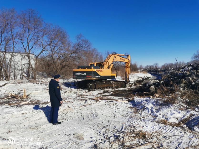 Фото Засоренная водоотводная канава в Еманжелинске привлекла внимание прокуратуры