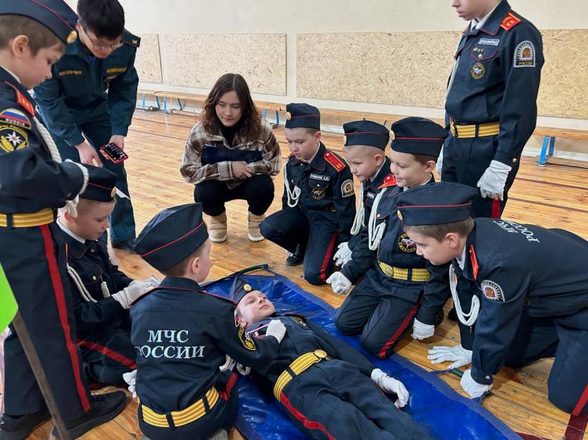 Фото В Курчатовском районе ярко и азартно прошла военно-спортивная «Зарница 2.0»