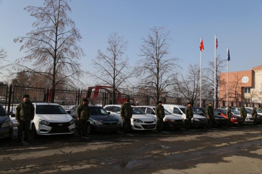 Фото В Челябинске автомобили злостных нарушителей закона передали для нужд СВО