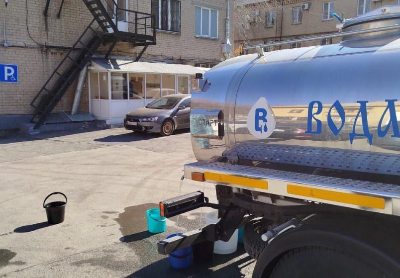 Фото В двух районах Челябинска из-за аварии на водопроводе отключили воду