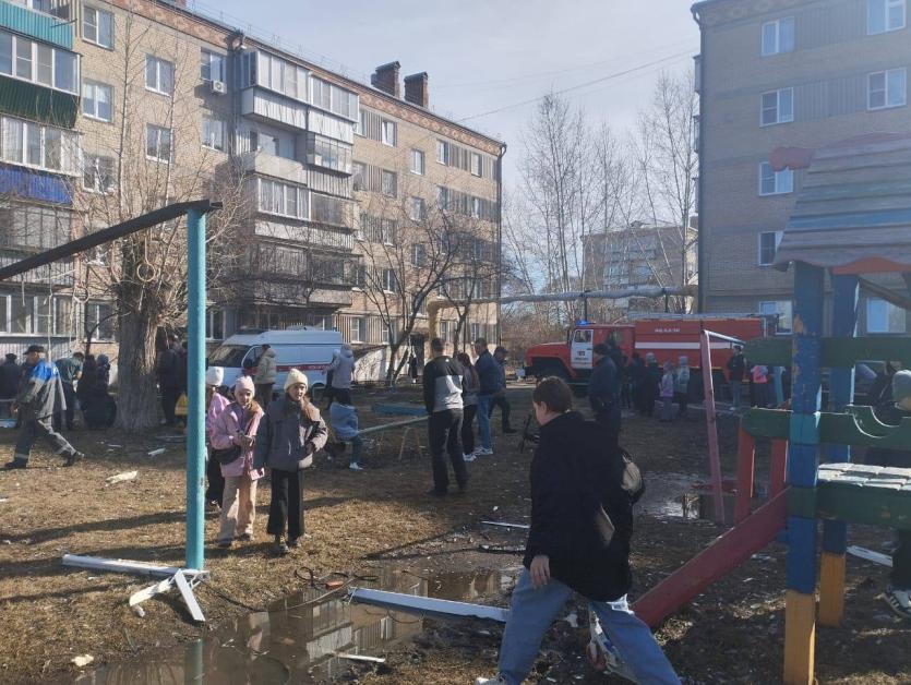 Фото К дому в Красногорском, где прогремел взрыв газа, приехали прокуроры