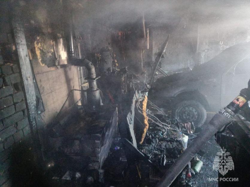 Фото В Челябинске сгорели два автомобиля