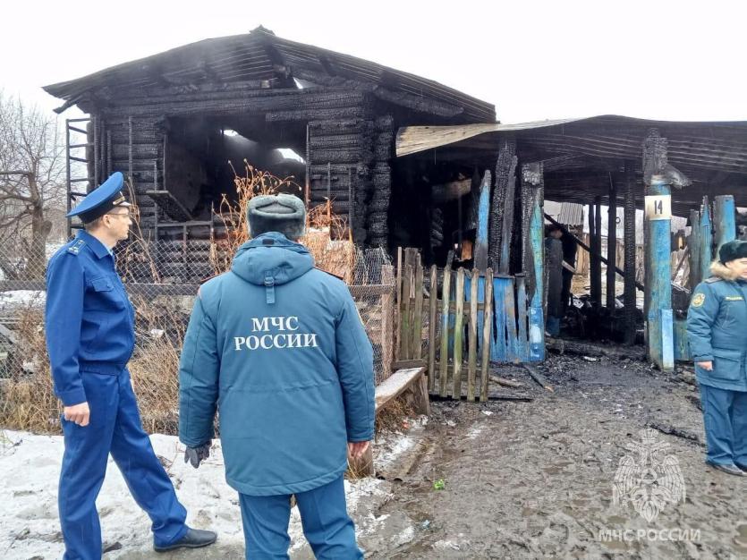 Фото Пожар в Катав-Ивановске, где погибла девочка восьми лет, случился из-за светильника