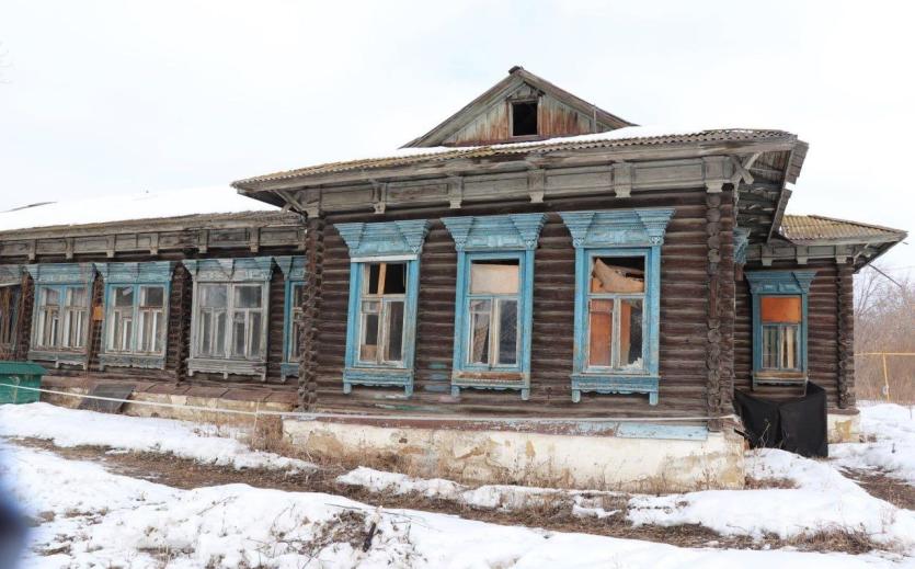 Фото В челябинской Сосновке отреставрируют старинное здание городского училища