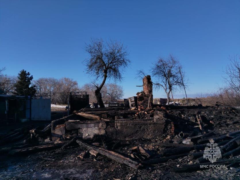 Фото Курильщик погиб при пожаре в Октябрьском районе Челябинской области