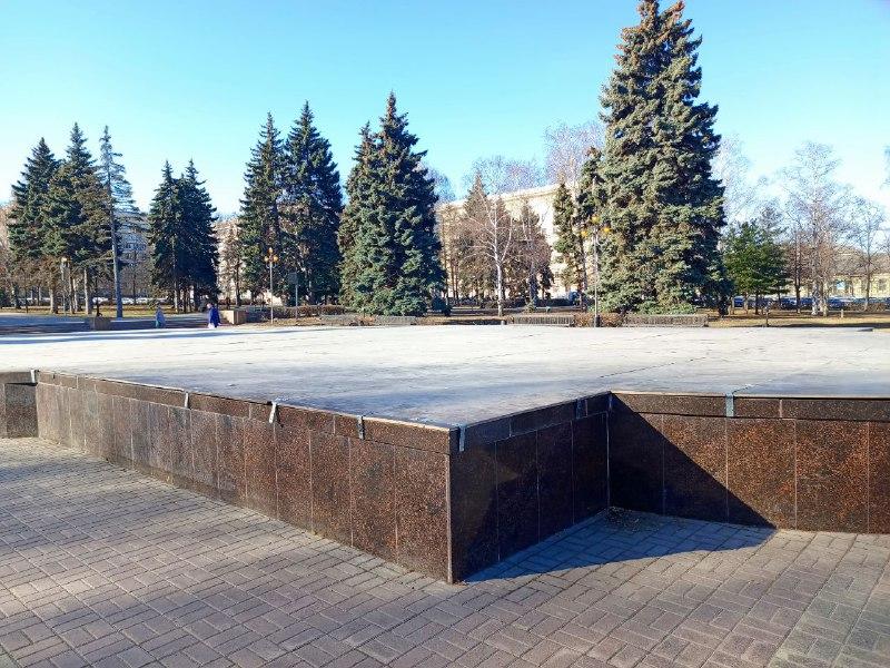Фото Главный городской фонтан Челябинска будут обслуживать за два с половиной миллиона рублей