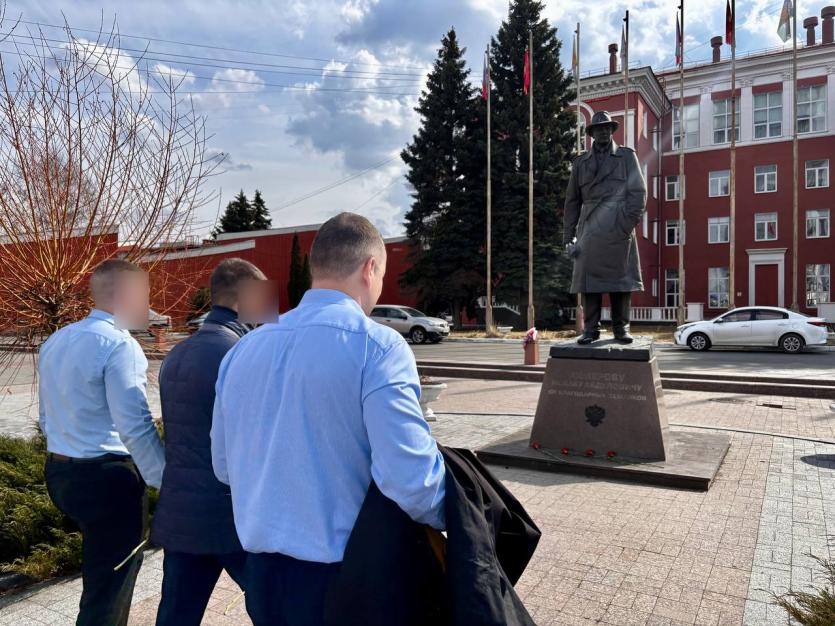 Фото Сотрудники УФСБ почтили память легендарного советского разведчика Исхака Ахмерова