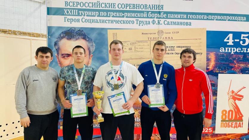 Фото Южноуральский боец стал победителем турнира по греко-римской борьбе