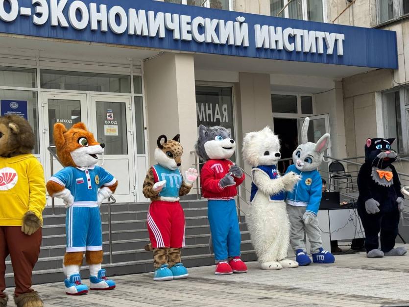 Фото Челябинск принял первый образовательный фестиваль ростовых кукол «Маскотология»