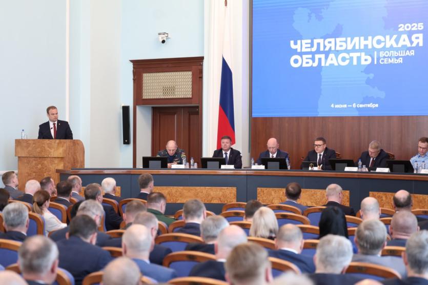 Фото О выборах, посевной, благоустройстве, летнем отдыхе: Алексей Текслер провел совещание с главами муниципалитетов 